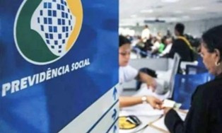INSS paga outra parcela do 13º para quem recebe acima do Salário mínimo.