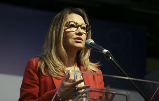 Projeto de Lei proíbe primeira-dama de ocupar cargo no governo e determina a divulgação dos seus gastos