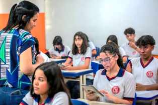 Rondônia: Governo anuncia reajuste e pagamento retroativo para professores.