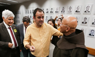 Greve de fome do desordeiro do Psol: Glauber Braga acampa na Câmara após Conselho votar sua cassação.