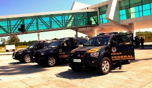 Polícia Federal combate grupo que envia drogas para Europa em aviões.