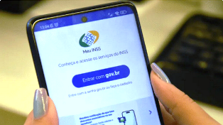 Câmara aprova urgência para Projeto de Lei que proíbe desconto automático no INSS.