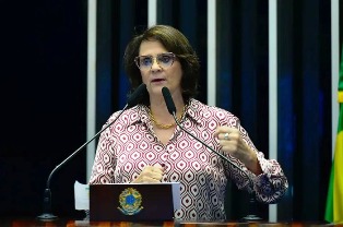 Senadora Damares Alves defende exclusão de criminosos sexuais do Serviço Público.