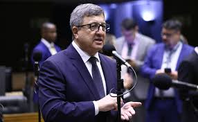 Câmara aprova urgência de Projeto de Lei que inclui facções em atos de terrorismo.