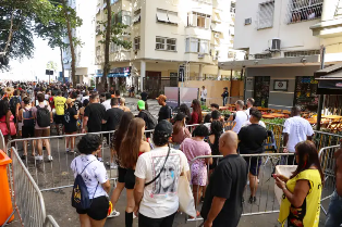 Polícia Civil diz ter impedido ataque com explosivos no show de Lady Gaga no Rio de Janeiro.