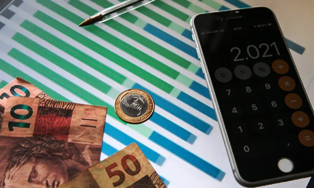 Setor produtivo e sindicatos criticam aumento de juros.