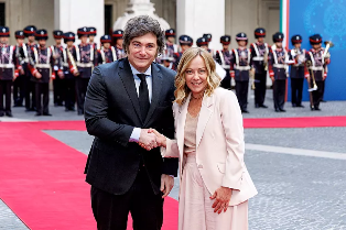 Papa Leão XIV recebe presidente argentino Javier Milei.