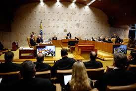 Entenda a decisão do STF sobre responsabilização das redes sociais. Preparando para 2026.