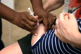 Casos de Síndrome Respiratória em idosos e crianças continuam em alta.