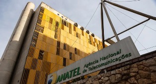 Atenção: Anatel passa a exigir autorização de pequenos provedores de internet.