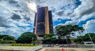 Governo ameniza: Mercado financeiro reduz previsão da inflação para 5,18%.