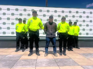 Polícia colombiana prendeu suspeito de envolvimento em atentado contra pré-candidato à presidência.