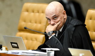 PGR finge “assombro” em Sanções contra Alexandre de Moraes.