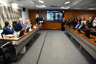 Medida Provisória de compensação do IOF é prorrogada até Outubro.
