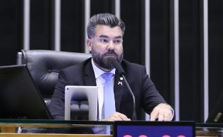 CSP da Câmara aprova exclusão de gratificações de convênios com municípios do limite de gasto com pessoal .