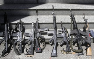 Polícia Militar fez Operação e apreendeu fuzis, metralhadoras e drogas no Rio de Janeiro