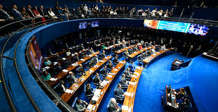 Reforma administrativa avança na Câmara e servidores ficam preocupados.