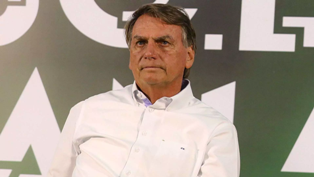 Exames de Jair Bolsonaro indicam resquícios de inflamações pulmonares.