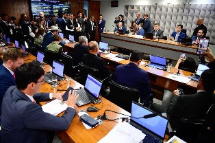 CPMI vota convocações de ex-ministros e ex-presidentes do INSS.