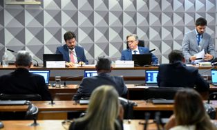 Na sua conta: Tarifa social de energia elétrica é aprovada em comissão do Congresso.