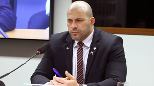 Alexandre de Moraes autoriza progressão de Daniel Silveira para Regime aberto.