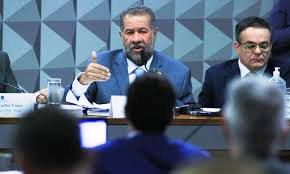 Carlos Lupi diz que governo sabia, mas sem dimensão das fraudes no INSS. Mas sabia!