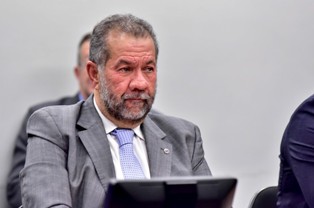CPMI do INSS ouve na segunda ex-ministro da Previdência Carlos Lupi.