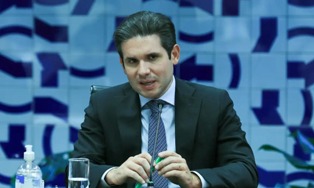 Câmara pauta MP da tarifa de energia gratuita para 18 milhões.