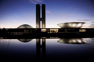 Congresso promulga hoje PEC dos Precatórios. Calote oficializado.