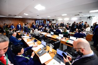 CPMI do INSS aprova convocação de parentes e sócios de investigados.