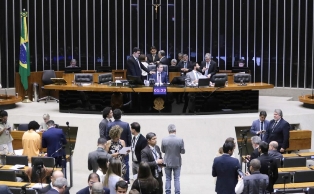 PEC da blindagem é aprovada na Câmara dos deputados e vai ao Senado.