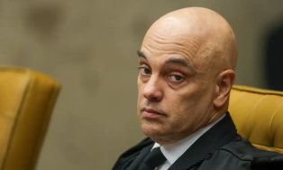 Alexandre Moraes manda soltar réu do 8/1 após reconhecer outro erro judicial.