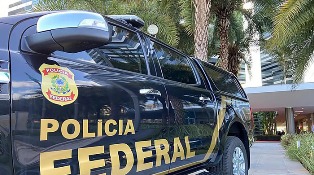 Polícia Federal combate quadrilha que fraudava pensões da UFRJ.