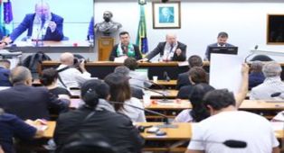 Deputados do PT se reúnem com Mauro Vieira pela libertação de deputada e ativistas detidos em Israel.
