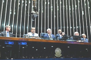 Senado analisará projeto que impõe limites a decisões individuais no STF.