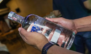 Policiais descobrem Laboratório de falsificação de bebidas no Distrito Federal.