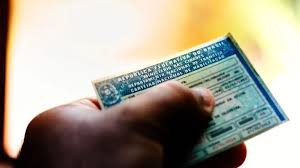Governo lança consulta sobre fim da exigência de autoescola para CNH.