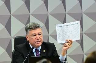 Senador Carlos Viana pede a ministro do STF prisão de investigados pela CPMI do INSS.
