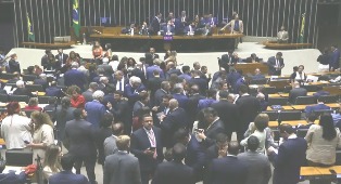 Câmara aprovou isenção do Imposto de Renda para quem ganha até R$ 5 mil reais!