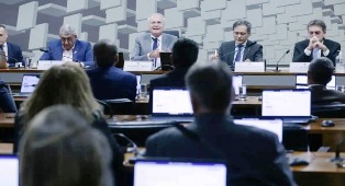Senado aprovou isentar Imposto Renda para quem ganha até RS 5 mil.