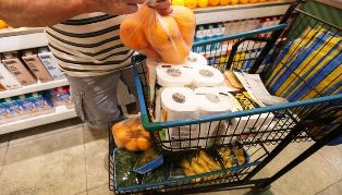 Governo federal reajusta auxílio-alimentação de servidores em 17,5%.