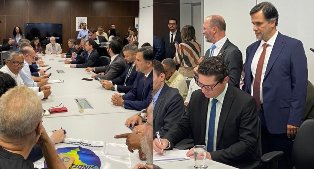 Fenapef assinou acordo que garante reajuste de benefícios para servidores públicos federais.