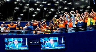 Aposentadoria especial para agentes de saúde é aprovada pelo Senado.