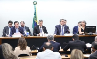 Câmara: Comissões aprovam emendas ao Orçamento de 2026.