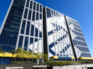 Polícia Federal prende funcionário do Banco do Brasil por invadir sistema eletrônico do Banco.