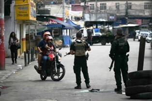 Polícia Civil do RJ relata à Justiça cenário de guerra na Operação Contenção.