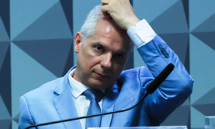 Polícia Federal prende Alessandro Stefanutto, ex-presidente do INSS.