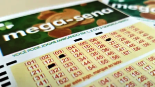 Mega-Sena acumulou e sorteiaPrêmio de R$ 55 milhões hoje!
