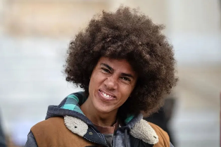 Hipocrisia: Deputado do PT filmado agredindo e levando a pior e ainda diz que sofreu suposto racismo.