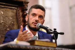 Alerj decide revogar a Prisão Preventiva do deputado Rodrigo Bacellar.